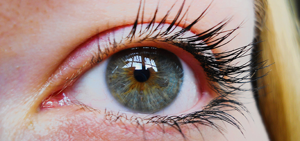 Close-up-of-a-woman’s-eye
